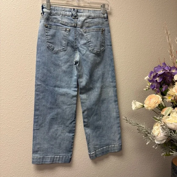 Jessica Simpson High Rise Wide Leg Crop Jeans Light Wash Size 24 - Picture 3 of 8